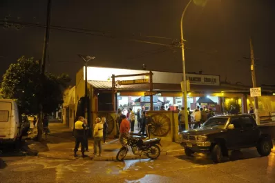Encañonaron a clientes y empleados de una parrillada