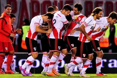 River la ganó a Sevilla con un golazo de Kaprof