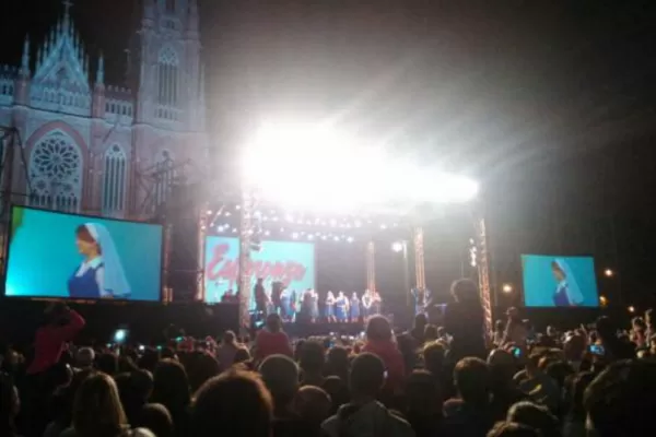 Lali Espósito y Mariano Martínez presentaron 'Esperanza Mía', lo nuevo de El Trece