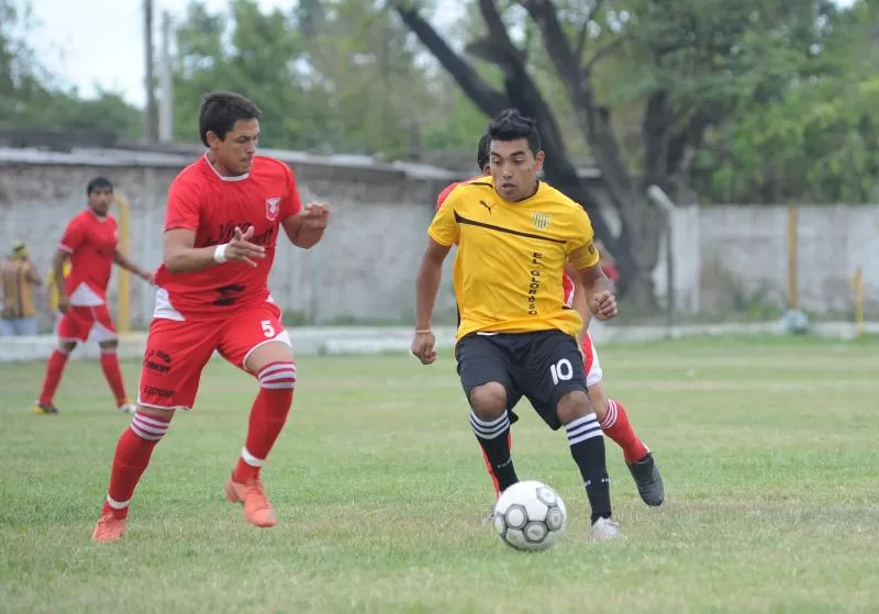 DESDE EL ARRANQUE. Lubo ingresará en lugar del suspendido Montiel. la gaceta / foto de héctor peralta (archivo)