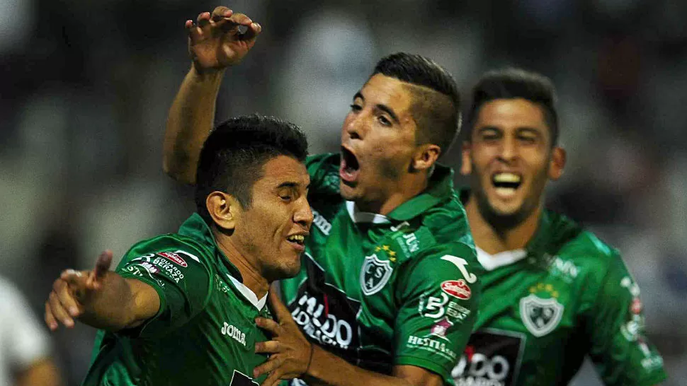 A PURO GOLES. Sarmiento se hizo una fiesta en Quilmes al golear a los cerveceros 4 a 0. TELAM