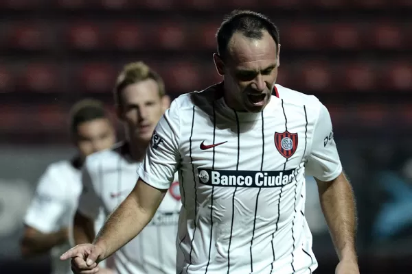 San Lorenzo goleó y llegó a la punta del campeonato