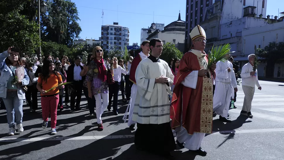 BENDICION DE RAMOS. Evoca la entrada triunfal de Jesús a Jerusalén. LA GACETA / FOTOS DE ANALÍA JARAMILLO