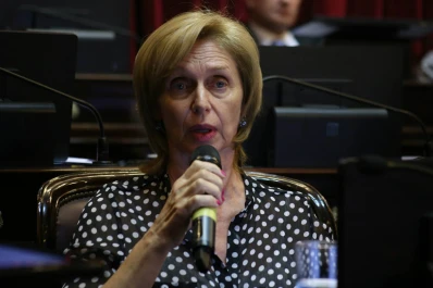 El exabrupto de Rojkés, en un análisis del diario español El País