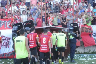 El pitazo final sonó entre silbidos e insultos