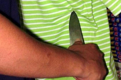 Una patota atacó a puñaladas a un joven, para robarle, en Santiago del Estero