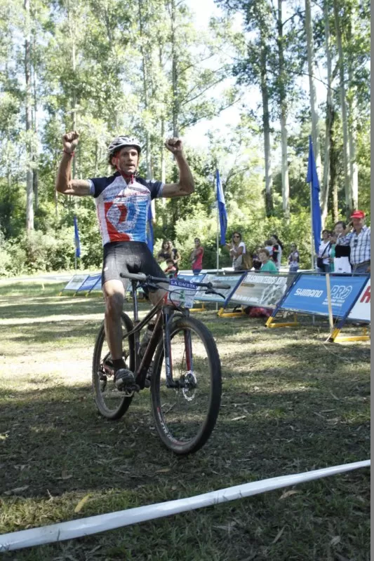 TAREA CUMPLIDA. Felipe Sundblad ganó la competencia de punta a punta. fotos de raúl carranza