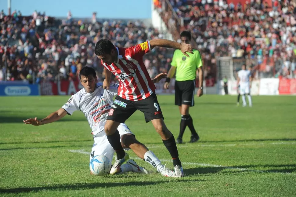 PELIGROSO. A Uribe, que complicó constantemente a la defensa de Zapla, le faltó compañía y que le acerquen bien el balón. la gaceta / foto de antonio ferroni