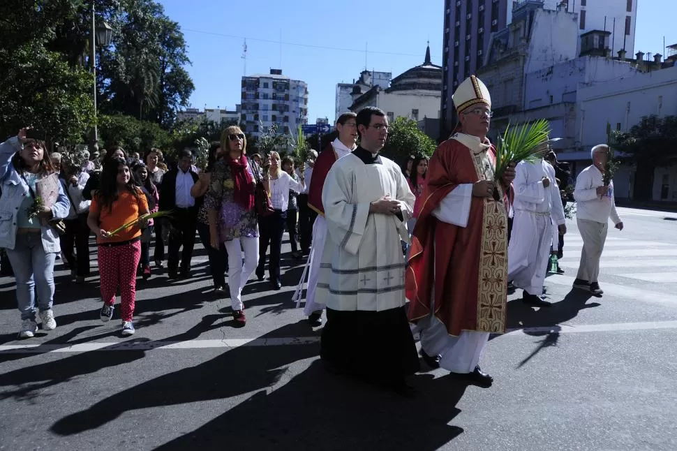 DOMINGO DE RAMOS. Zecca ofició ayer la bendición de ramos.  la gaceta / foto de Analía Jaramillo