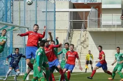 La insólita forma de defender un tiro de esquina