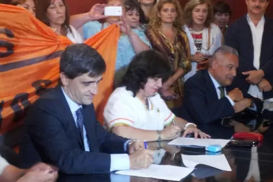 Los gremios de la salud acordaron una suba salarial del 30% y un piso de $ 8.600