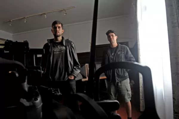 Cómo tocar un chamamé con banjo y contrabajo
