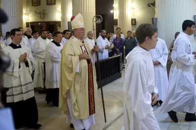 Zecca instó a los sacerdotes a servir y vivir para Dios