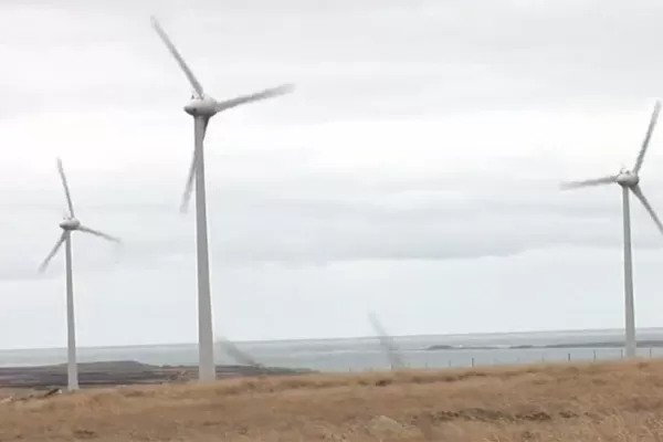 En el aniversario de la guerra de Malvinas, diarios británicos anuncian el descubrimiento de petróleo en las islas