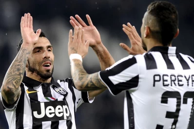 Tevez y Pereyra le dieron la victoria a Juventus