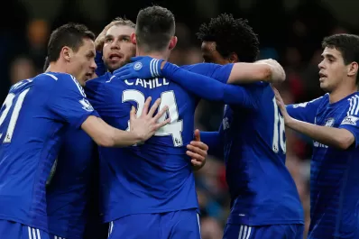 Chelsea se mantiene firme en Inglaterra