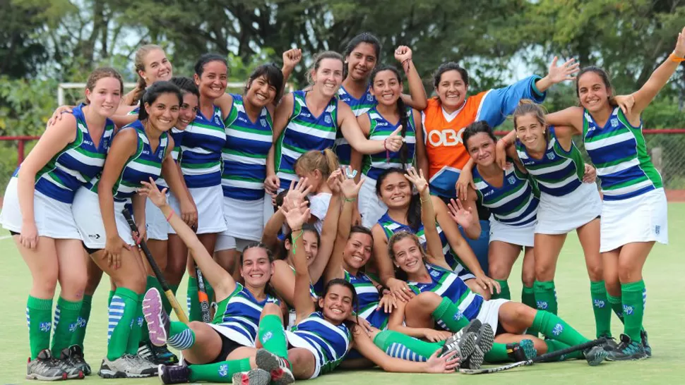 FELICES. Las chicas de La Querencia finalizaron invictas y punteras de su grupo en la fase clasificatoria. 
