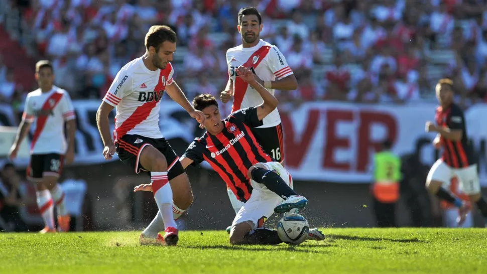 TRIUNFO MILLONARIO. River le ganó a San Lorenzo y también se metió en la pelea por el título. TELAM