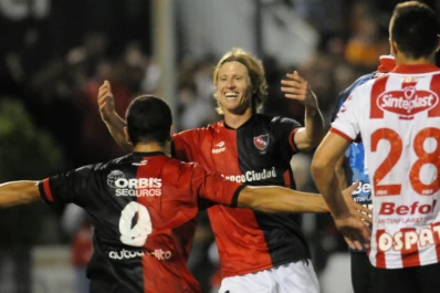 Newell's le ganó 2 a 0 a Unión y le quitó el invicto