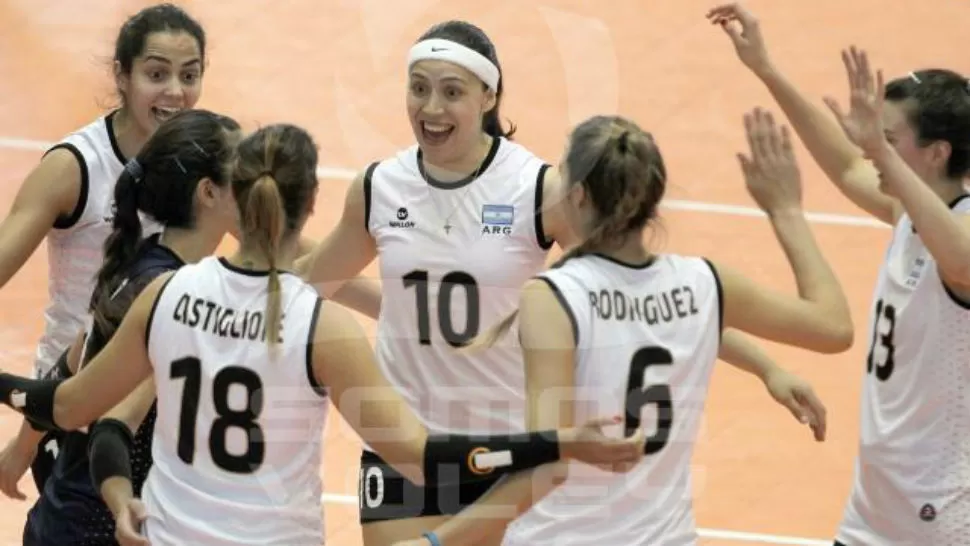 UNA TEMPORADA EXIGENTE. Las chicas del seleccionado argentino se entrenan en el Cenard.
FOTO TOMADA DE SOMOSVOLEY.COM