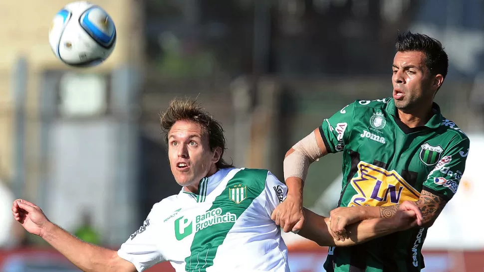 CUARTO AL HILO. Banfield le ganó a Nueva Chicago 2-1 y sumó su cuarto triunfo consecutivo. TELAM