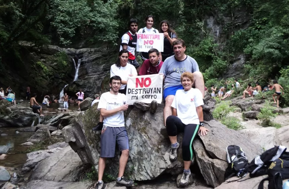 ACCIÓN EN DEFENSA DEL CERRO. Imagen del grupo ambientalista publicada el 2/2/12. archivo