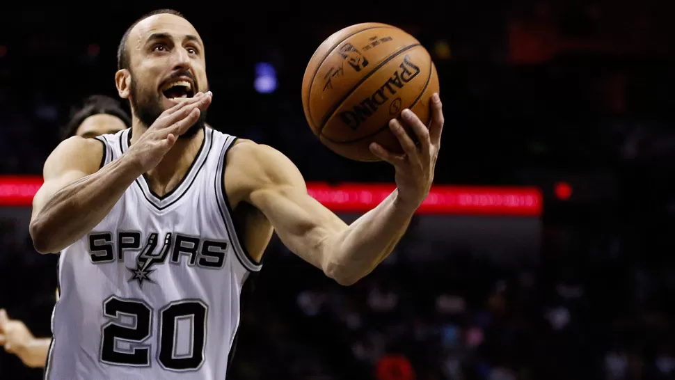 UNA MAS. El argentino, cuatro veces ganador de la NBA, intentará llevar a Spurs por la hazaña. ARCHIVO