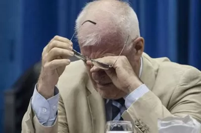 Piden que se evalúe si el ex juez Manlio Martínez debe seguir arrestado en su casa