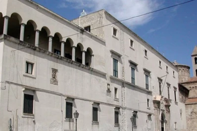 Destapan red de sacerdotes que grababa y transmitía orgías homosexuales