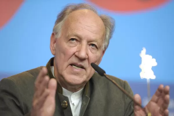 Herzog filma en la desmesura del salar de Uyuni, en Bolivia