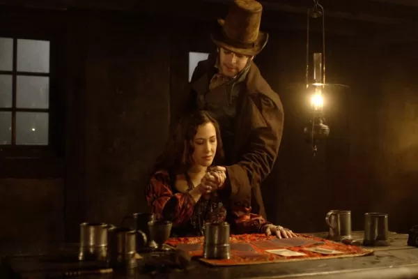 La Bella y la Bestia: Un clásico con perfume francés