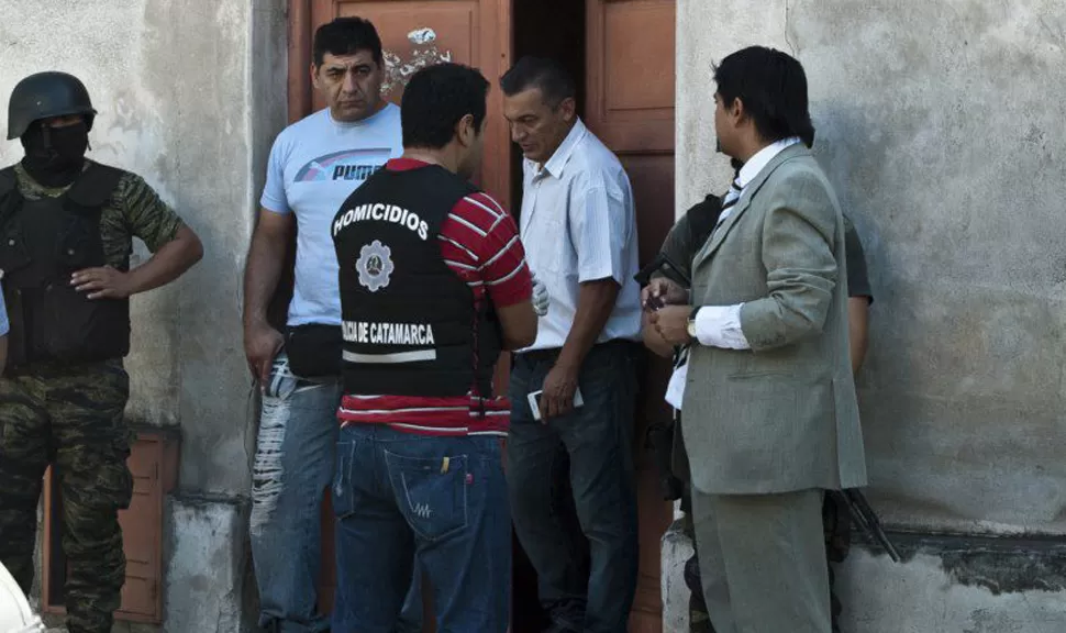 OPERATIVO. En uno de los allanamientos se encontraron elementos robados de la casa del pediatra. FOTO DE ELESQUIU.COM