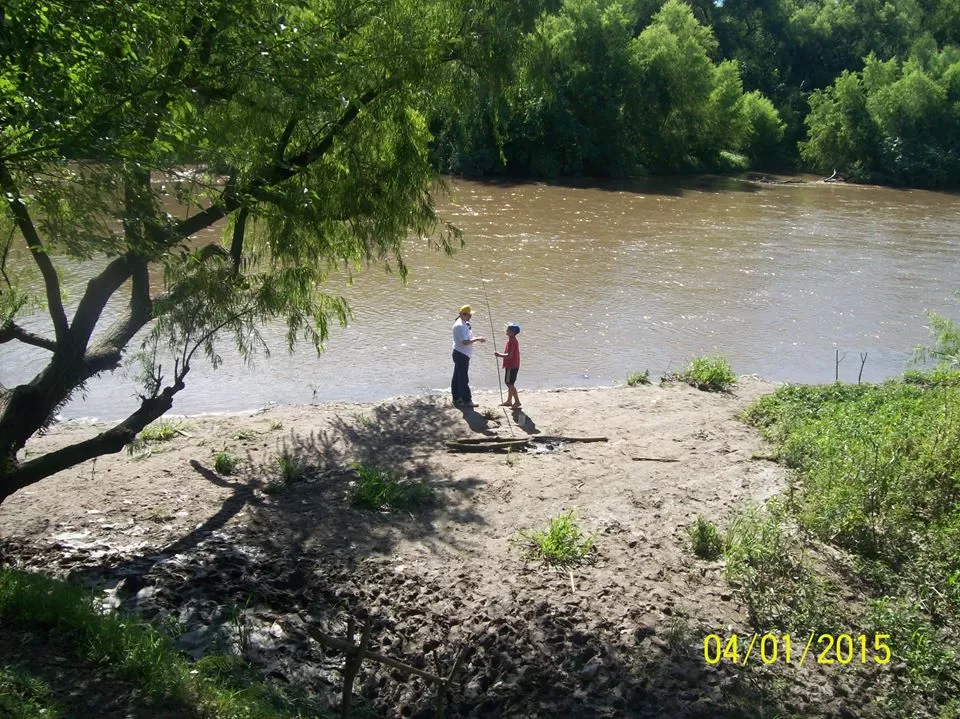 UNA GRAN OPORTUNIDAD. La pesca variada, con la bajante del río Salí, se activó considerablemente en los últimos días. gentieza grupo pescadores de bella vista