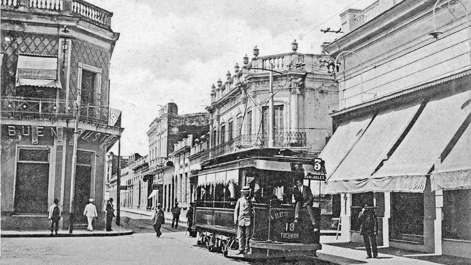 En la esquina de  San Martín y Laprida