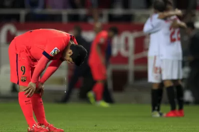 Sevilla le empató a Barcelona sobre el final y dejó abierto el campeonato