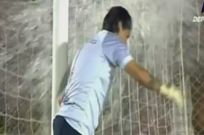 Video: Le tiraron un baldazo de agua a Luchetti