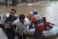 Por el desborde del río Marapa comenzó la evacuación de Graneros