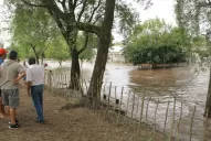 Alarma en la zona del El Badén por la crecida del río Marapa