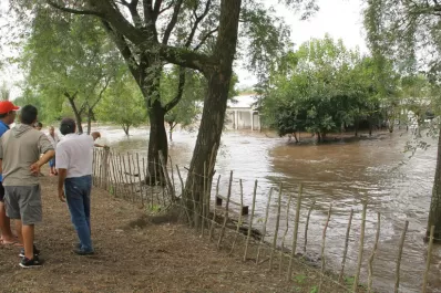 Alarma en la zona del El Badén por la crecida del río Marapa