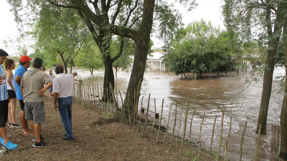 Alarma en la zona del El Badén por la crecida del río Marapa