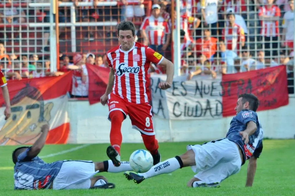 SOBREVIVIENTE. Lucas Bossio es uno de los dos jugadores que estuvieron presente en la goleada 7-0 sobre Aconquija y hoy serán titulares. El otro es Rivero. foto tomada del facebook de martín rivero