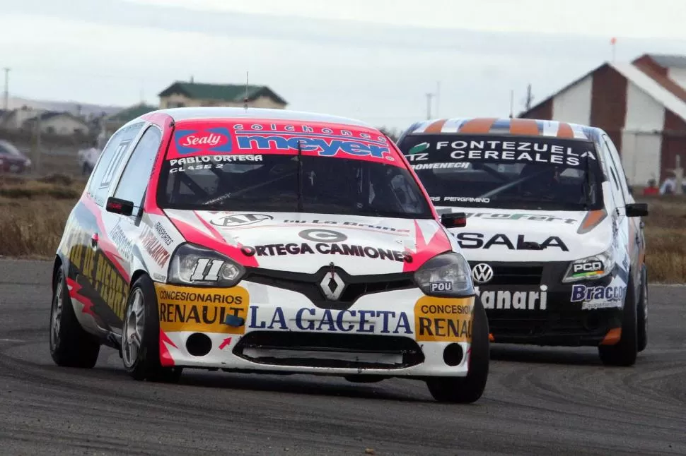 EN ZONA DE PUNTOS. Pablo Ortega logró terminar 14° con el Renault Clio, luego de haber trabajado mucho en pista.  PRENSA PABLO ORTEGA