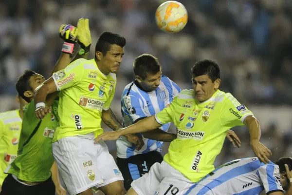 Racing lo dio vuelta y le ganó a Tachira 3-2 en Avellaneda