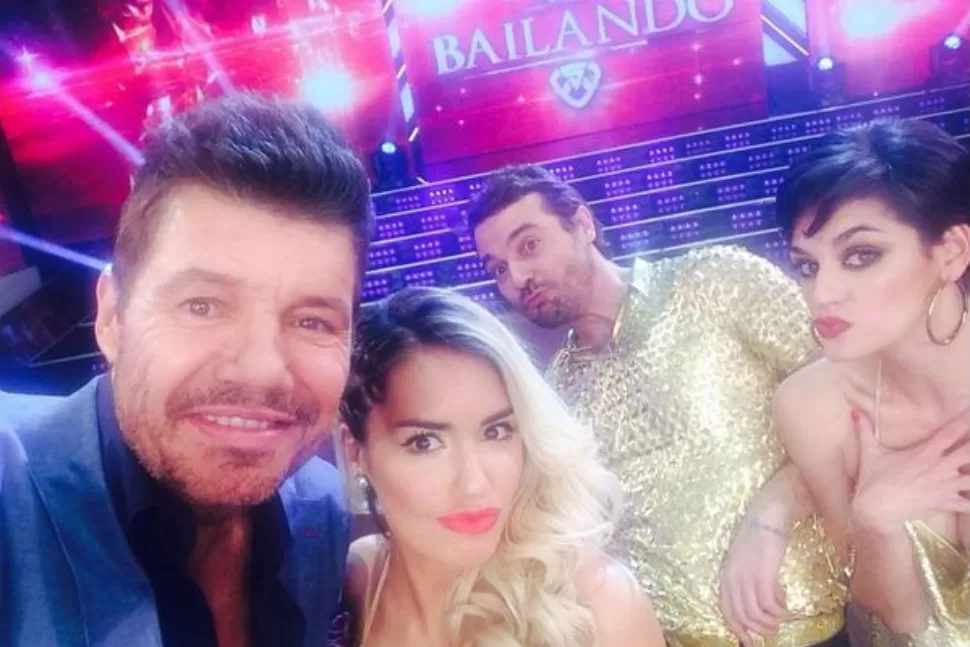 SELFIE. Tinelli y Lali Spósito volverán a sonreír en la apertura del ciclo. (IMAGEN DE TWITTER)