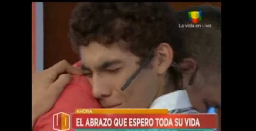 Los Unos y los Otros: conoce a su padre tras 16 años y estalla el llanto