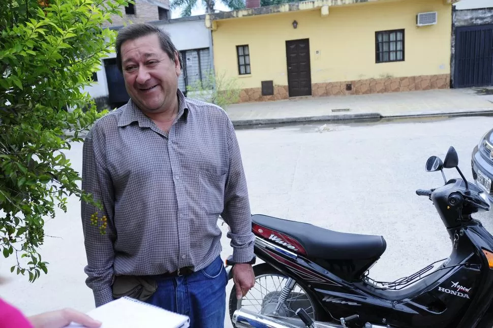 PURA FELICIDAD. Miguel Flores regresaba de almorzar de la casa de su tía cuando lo sorprendió LA GACETA. la gaceta / fotos de analia jaramillo 