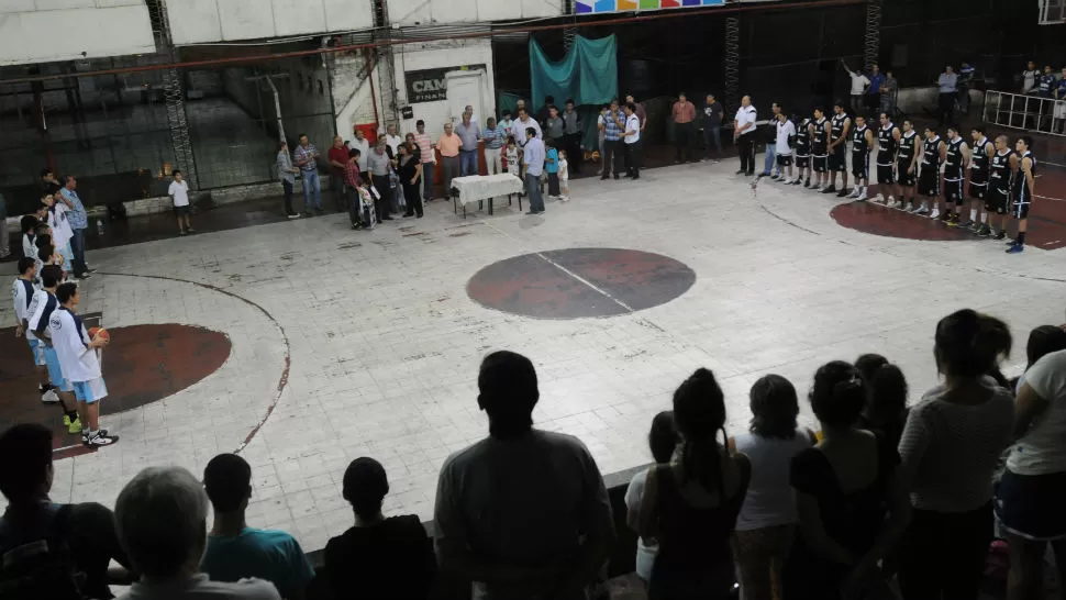 RECORDACIÓN. Una escena de la ceremonia para honrar la memoria de Mario Yane.
FOTO DE INÉS QUINTEROS ORIO (LA GACETA)