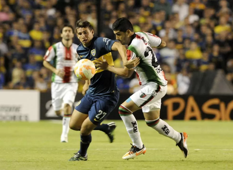 LO SENTENCIÓ. Jonathan Calleri puso el 2-0 sobre Palestino luego de un primer tiempo malo y una mejoría en el segundo. DYN