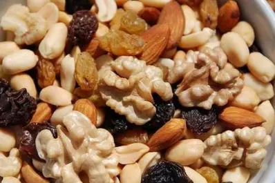 Comer frutos secos durante el embarazo le hace bien al bebé