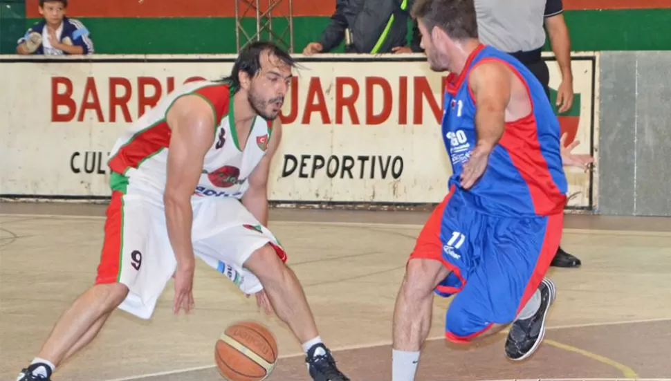 GOLEADOR Y FIGURA. Carlos Barros se lució en el triunfo de barrio.
FOTO TOMADA DE BASKETUCUMANO.COM